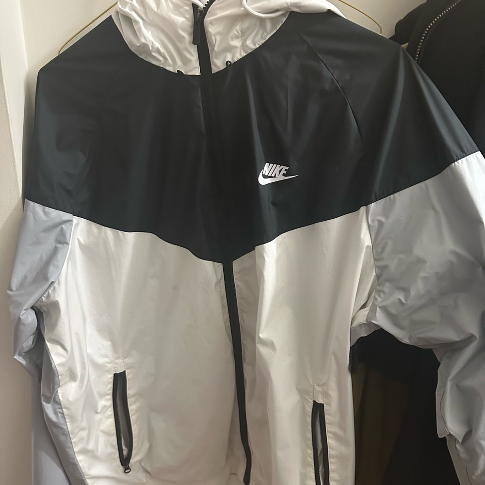 XL NIKE WINDRUNNER